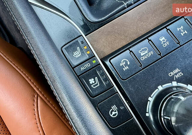 Черный Лексус ЛХ, объемом двигателя 4.46 л и пробегом 185 тыс. км за 67500 $, фото 66 на Automoto.ua