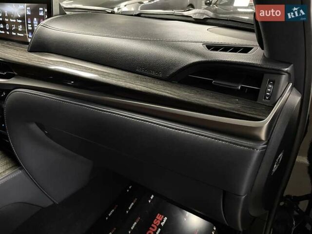 Лексус ЛХ 2018 у Львові на Automoto.ua Чорний Лексус ЛХ, об'ємом двигуна 4.46 л та пробігом 72 тис. км за 81700 $, фото 45 на Automoto.ua