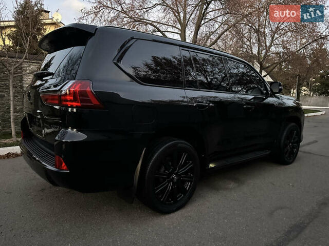 Черный Лексус ЛХ, объемом двигателя 5.66 л и пробегом 158 тыс. км за 69900 $, фото 100 на Automoto.ua