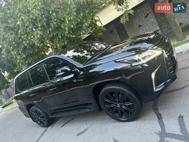Черный Лексус ЛХ, объемом двигателя 5.66 л и пробегом 298 тыс. км за 65000 $, фото 79 на Automoto.ua