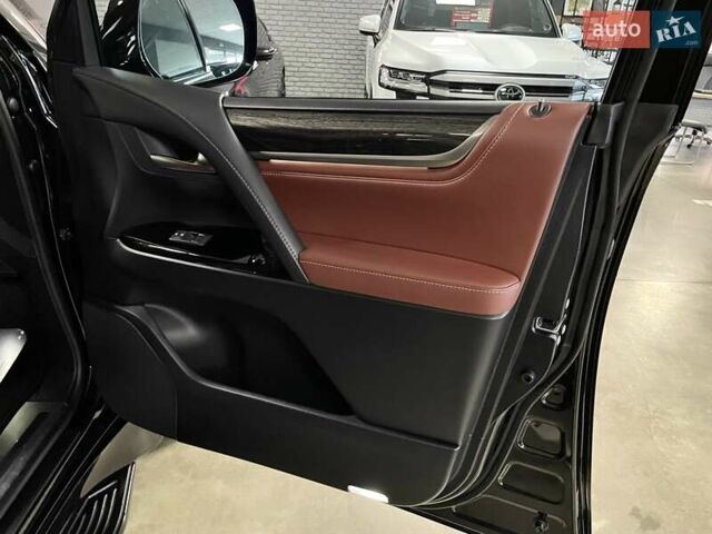 Чорний Лексус ЛХ, об'ємом двигуна 4.46 л та пробігом 74 тис. км за 79700 $, фото 41 на Automoto.ua