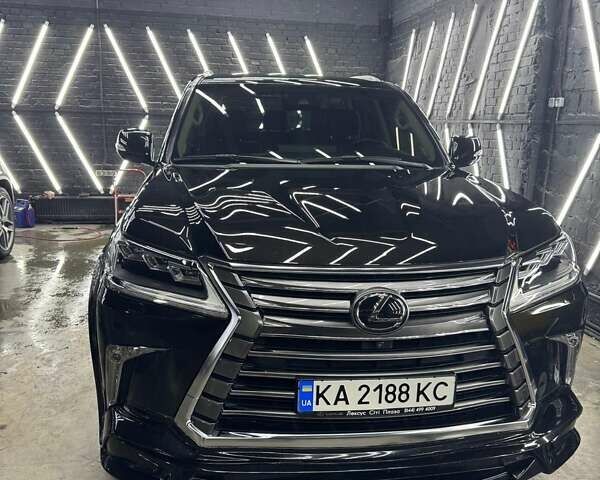 Лексус ЛХ 2018 у Києві на Automoto.ua Чорний Лексус ЛХ, об'ємом двигуна 4.46 л та пробігом 140 тис. км за 72000 $, фото 2 на Automoto.ua