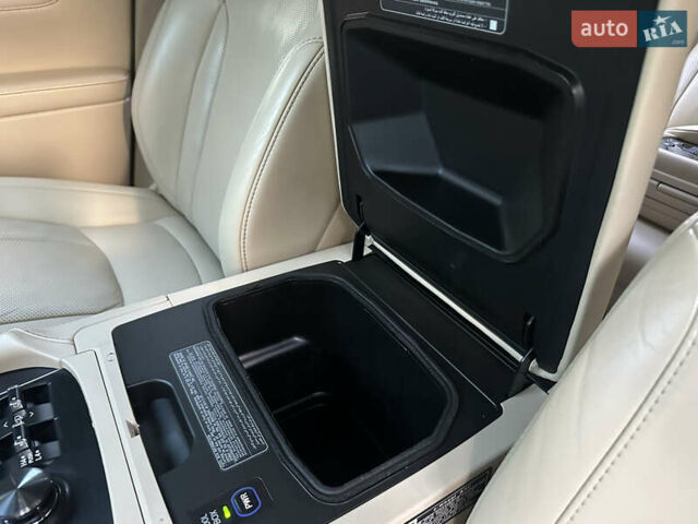 Черный Лексус ЛХ, объемом двигателя 5.66 л и пробегом 298 тыс. км за 65000 $, фото 81 на Automoto.ua