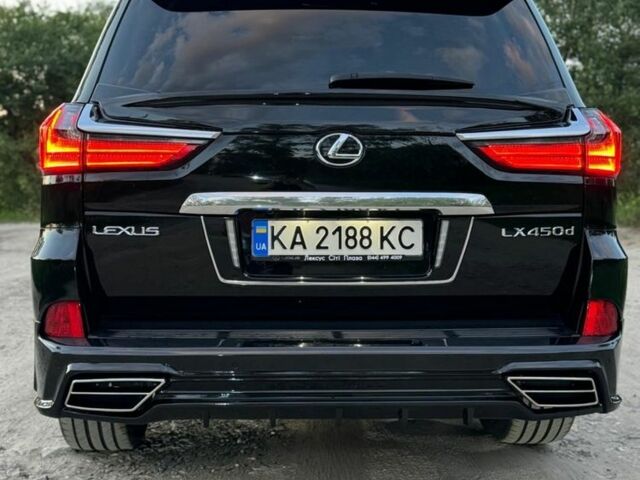Чорний Лексус ЛХ, об'ємом двигуна 4.5 л та пробігом 129 тис. км за 72000 $, фото 5 на Automoto.ua