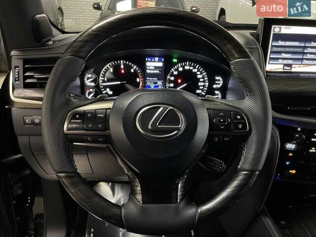 Лексус ЛХ 2018 у Львові на Automoto.ua Чорний Лексус ЛХ, об'ємом двигуна 4.46 л та пробігом 72 тис. км за 81700 $, фото 50 на Automoto.ua
