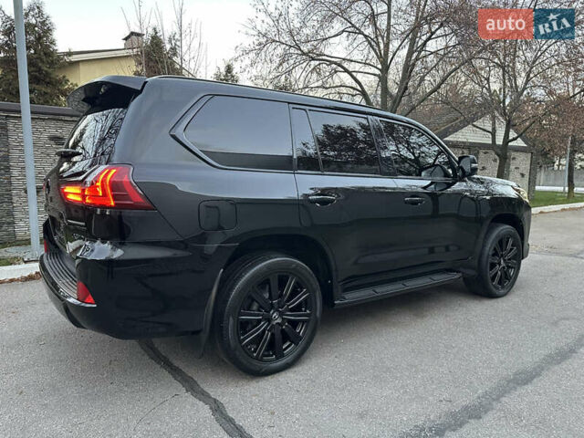 Черный Лексус ЛХ, объемом двигателя 5.66 л и пробегом 158 тыс. км за 69900 $, фото 24 на Automoto.ua