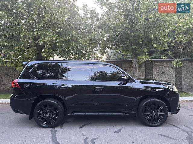 Чорний Лексус ЛХ, об'ємом двигуна 5.66 л та пробігом 158 тис. км за 69900 $, фото 3 на Automoto.ua