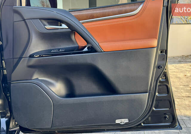 Черный Лексус ЛХ, объемом двигателя 4.46 л и пробегом 185 тыс. км за 67500 $, фото 89 на Automoto.ua