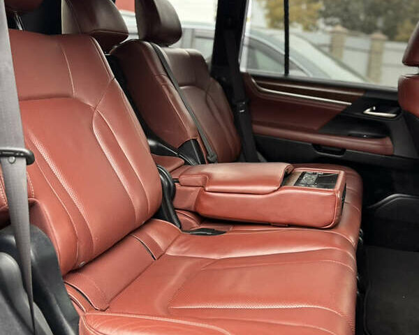 Лексус ЛХ 2019 у Києві на Automoto.ua Чорний Лексус ЛХ, об'ємом двигуна 4.46 л та пробігом 115 тис. км за 68500 $, фото 15 на Automoto.ua