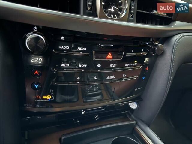 Черный Лексус ЛХ, объемом двигателя 4.46 л и пробегом 120 тыс. км за 69999 $, фото 90 на Automoto.ua