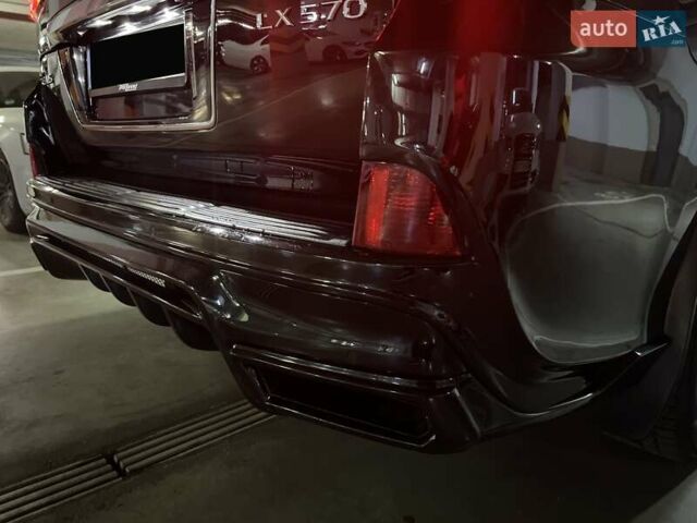 Лексус ЛХ 2019 в Киеве на Automoto.ua Черный Лексус ЛХ, объемом двигателя 5.66 л и пробегом 180 тыс. км за 72000 $, фото 7 на Automoto.ua