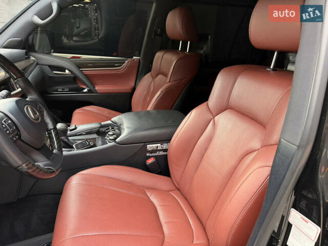 Чорний Лексус ЛХ, об'ємом двигуна 4.46 л та пробігом 147 тис. км за 69900 $, фото 40 на Automoto.ua