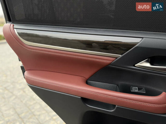 Черный Лексус ЛХ, объемом двигателя 4.46 л и пробегом 208 тыс. км за 70000 $, фото 55 на Automoto.ua