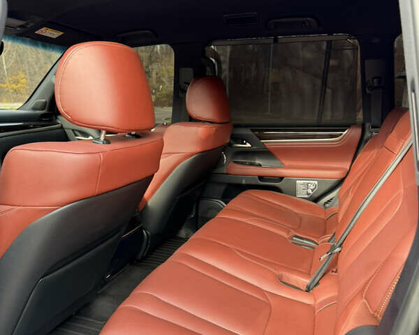 Чорний Лексус ЛХ, об'ємом двигуна 4.46 л та пробігом 74 тис. км за 84300 $, фото 28 на Automoto.ua