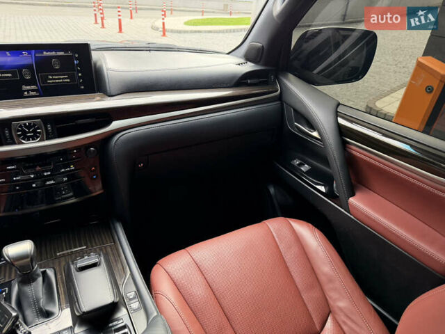 Чорний Лексус ЛХ, об'ємом двигуна 4.46 л та пробігом 147 тис. км за 69900 $, фото 59 на Automoto.ua