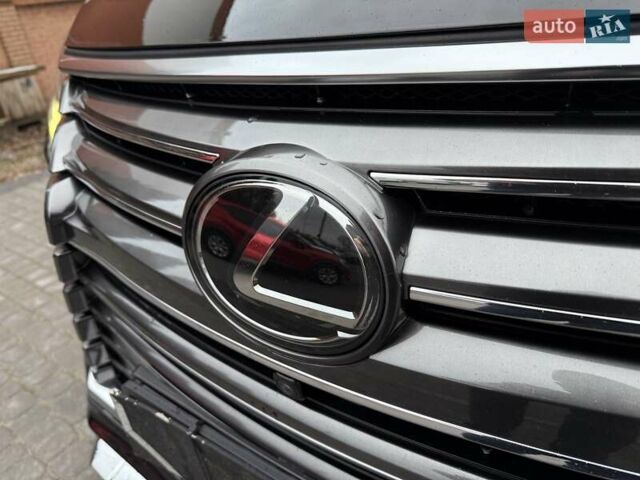 Черный Лексус ЛХ, объемом двигателя 4.46 л и пробегом 120 тыс. км за 69999 $, фото 32 на Automoto.ua