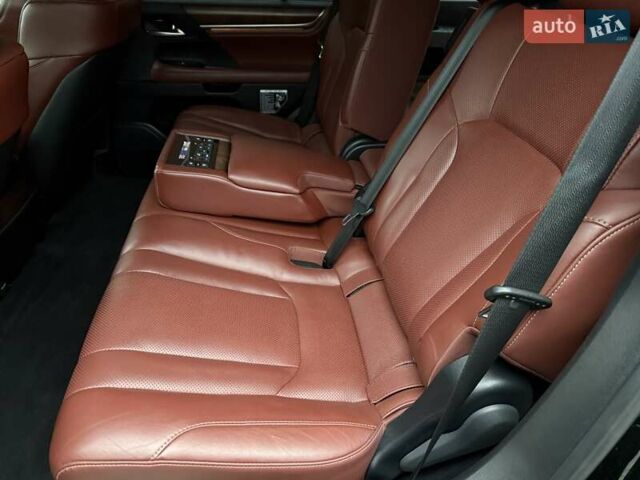 Черный Лексус ЛХ, объемом двигателя 4.46 л и пробегом 120 тыс. км за 69999 $, фото 52 на Automoto.ua