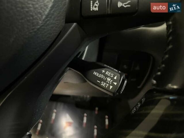 Чорний Лексус ЛХ, об'ємом двигуна 4.46 л та пробігом 156 тис. км за 73700 $, фото 51 на Automoto.ua