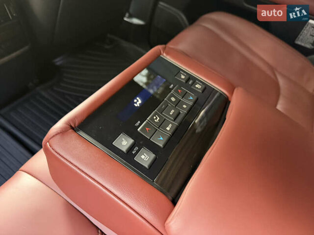 Чорний Лексус ЛХ, об'ємом двигуна 4.46 л та пробігом 147 тис. км за 69900 $, фото 66 на Automoto.ua