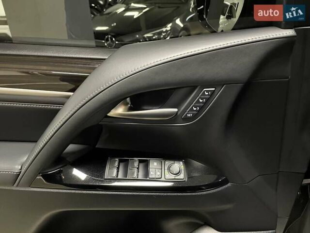 Чорний Лексус ЛХ, об'ємом двигуна 4.46 л та пробігом 156 тис. км за 73700 $, фото 26 на Automoto.ua