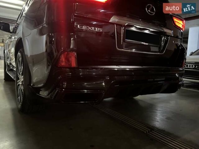 Лексус ЛХ 2019 в Киеве на Automoto.ua Черный Лексус ЛХ, объемом двигателя 5.66 л и пробегом 180 тыс. км за 72000 $, фото 8 на Automoto.ua