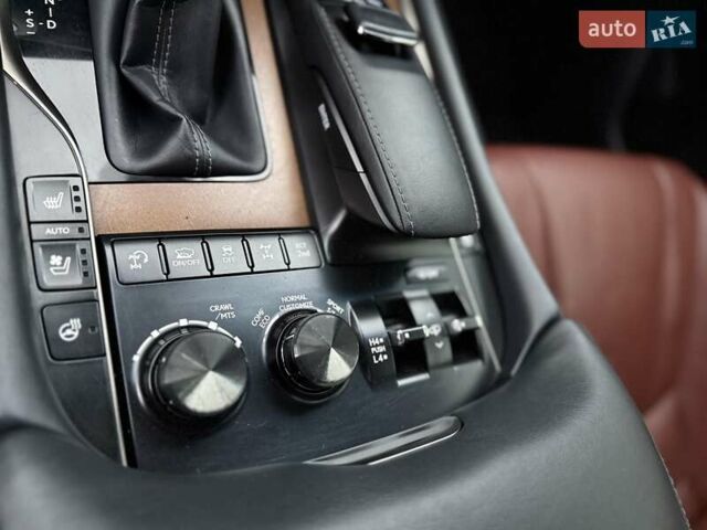 Черный Лексус ЛХ, объемом двигателя 4.46 л и пробегом 120 тыс. км за 69999 $, фото 120 на Automoto.ua