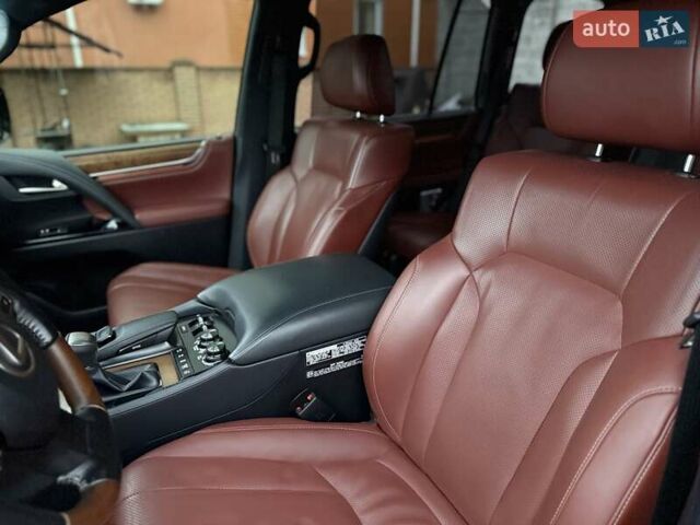 Черный Лексус ЛХ, объемом двигателя 4.46 л и пробегом 120 тыс. км за 69999 $, фото 113 на Automoto.ua