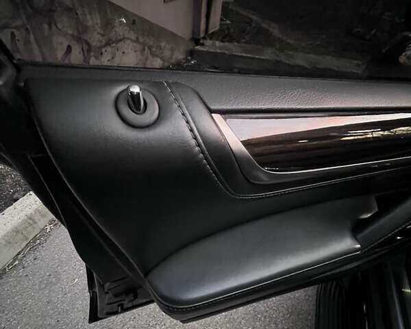 Черный Лексус ЛХ, объемом двигателя 5.66 л и пробегом 127 тыс. км за 76000 $, фото 47 на Automoto.ua