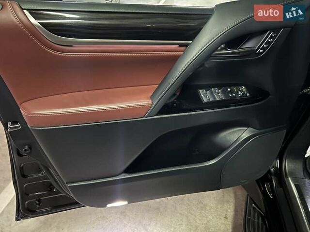 Лексус ЛХ 2019 в Киеве на Automoto.ua Черный Лексус ЛХ, объемом двигателя 5.66 л и пробегом 180 тыс. км за 72000 $, фото 33 на Automoto.ua