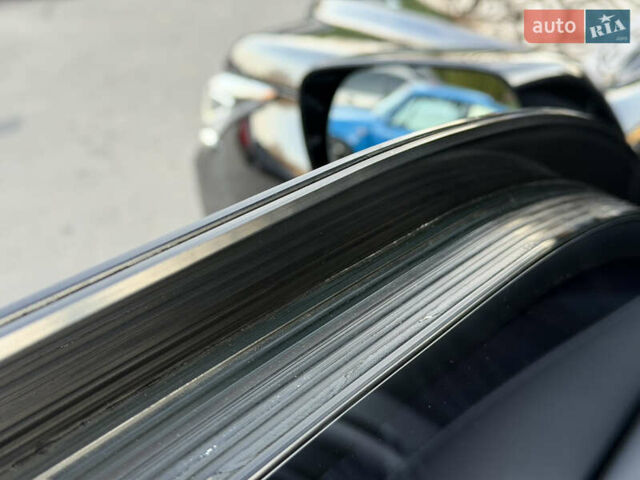 Черный Лексус ЛХ, объемом двигателя 5.7 л и пробегом 37 тыс. км за 170000 $, фото 3 на Automoto.ua