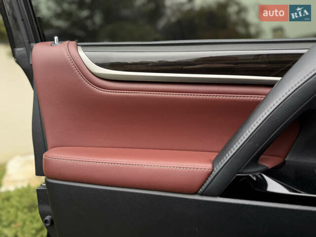 Черный Лексус ЛХ, объемом двигателя 4.46 л и пробегом 208 тыс. км за 70000 $, фото 28 на Automoto.ua