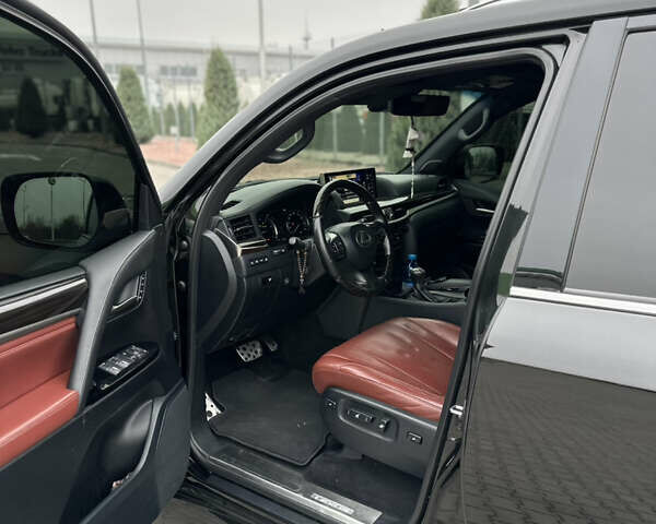 Черный Лексус ЛХ, объемом двигателя 5.66 л и пробегом 1 тыс. км за 72000 $, фото 9 на Automoto.ua