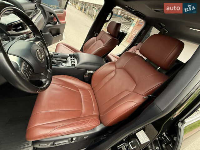 Черный Лексус ЛХ, объемом двигателя 5.66 л и пробегом 55 тыс. км за 81900 $, фото 48 на Automoto.ua