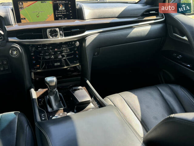 Лексус ЛХ 2019 в Киеве на Automoto.ua Черный Лексус ЛХ, объемом двигателя 4.46 л и пробегом 197 тыс. км за 72000 $, фото 2 на Automoto.ua