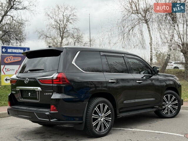 Черный Лексус ЛХ, объемом двигателя 5.66 л и пробегом 55 тыс. км за 81900 $, фото 36 на Automoto.ua