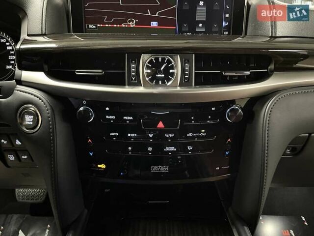 Чорний Лексус ЛХ, об'ємом двигуна 4.46 л та пробігом 85 тис. км за 82700 $, фото 64 на Automoto.ua