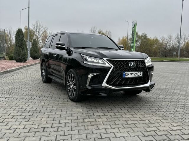 Черный Лексус ЛХ, объемом двигателя 5.7 л и пробегом 1 тыс. км за 72000 $, фото 6 на Automoto.ua