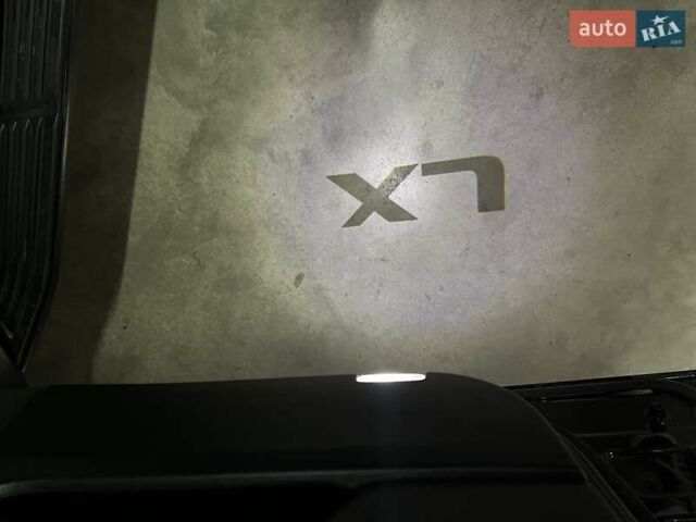 Лексус ЛХ 2019 в Киеве на Automoto.ua Черный Лексус ЛХ, объемом двигателя 5.66 л и пробегом 180 тыс. км за 72000 $, фото 37 на Automoto.ua