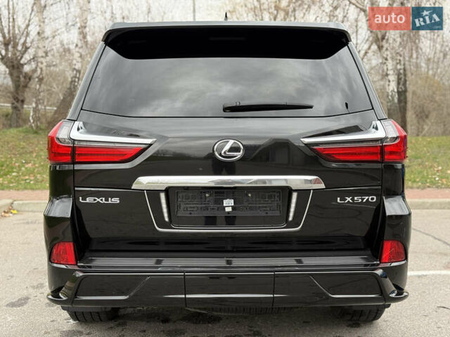 Черный Лексус ЛХ, объемом двигателя 5.66 л и пробегом 55 тыс. км за 81900 $, фото 19 на Automoto.ua