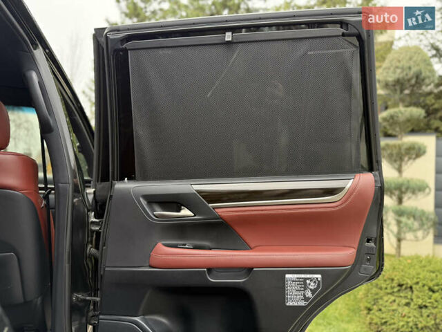 Черный Лексус ЛХ, объемом двигателя 4.46 л и пробегом 208 тыс. км за 70000 $, фото 66 на Automoto.ua