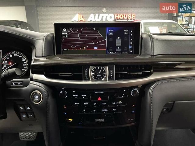 Чорний Лексус ЛХ, об'ємом двигуна 4.46 л та пробігом 85 тис. км за 82700 $, фото 56 на Automoto.ua