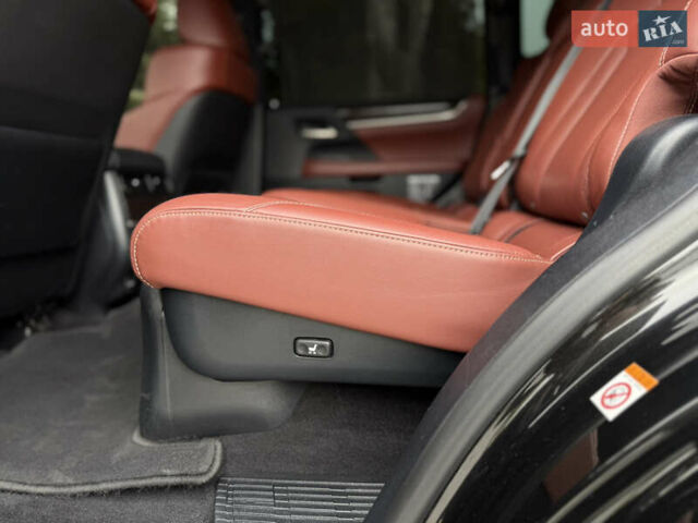 Черный Лексус ЛХ, объемом двигателя 4.46 л и пробегом 208 тыс. км за 70000 $, фото 57 на Automoto.ua