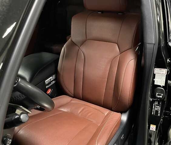 Чорний Лексус ЛХ, об'ємом двигуна 4.46 л та пробігом 85 тис. км за 82700 $, фото 26 на Automoto.ua