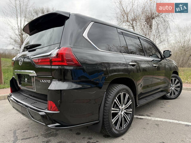 Черный Лексус ЛХ, объемом двигателя 5.66 л и пробегом 55 тыс. км за 81900 $, фото 37 на Automoto.ua