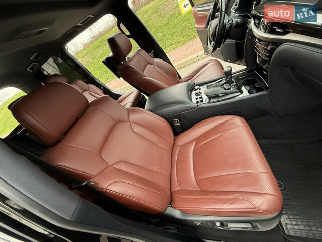 Черный Лексус ЛХ, объемом двигателя 5.66 л и пробегом 55 тыс. км за 81900 $, фото 65 на Automoto.ua