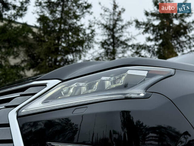 Черный Лексус ЛХ, объемом двигателя 4.46 л и пробегом 208 тыс. км за 70000 $, фото 5 на Automoto.ua