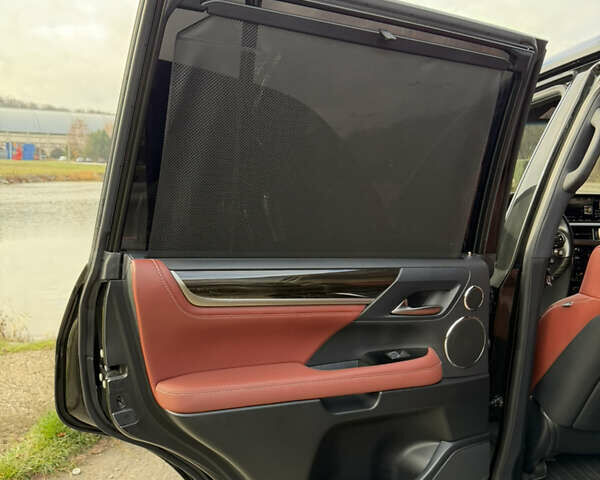 Чорний Лексус ЛХ, об'ємом двигуна 4.46 л та пробігом 74 тис. км за 84300 $, фото 29 на Automoto.ua