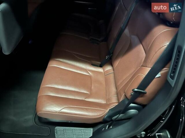 Лексус ЛХ 2019 в Киеве на Automoto.ua Черный Лексус ЛХ, объемом двигателя 5.66 л и пробегом 180 тыс. км за 72000 $, фото 31 на Automoto.ua