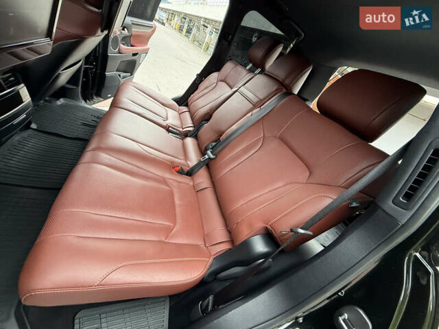 Черный Лексус ЛХ, объемом двигателя 5.66 л и пробегом 55 тыс. км за 81900 $, фото 43 на Automoto.ua