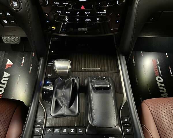 Чорний Лексус ЛХ, об'ємом двигуна 4.46 л та пробігом 85 тис. км за 82700 $, фото 63 на Automoto.ua